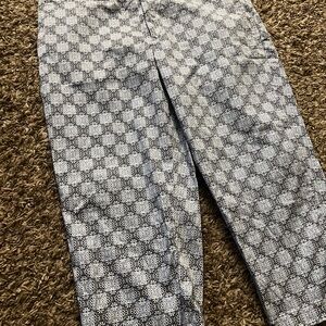 Stylish Women’s Patterned Capris